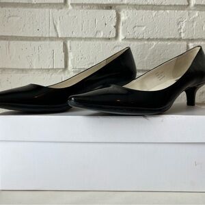 Elegant Black Women's Pumps